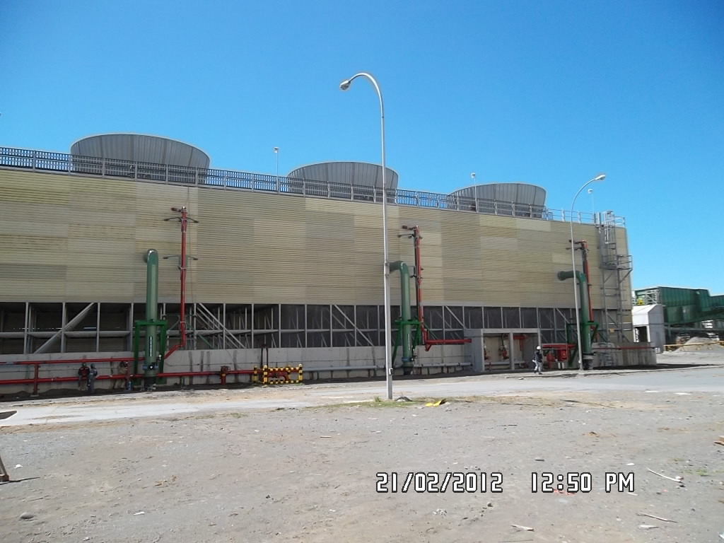 Fachada opuesta con celdas de ventilación